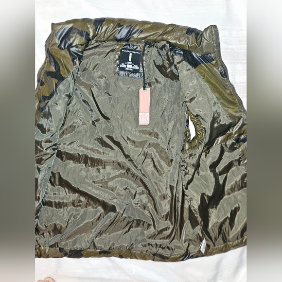 ‼️ 3 for $25 NWT Puffer Vest "streetwise selection" - Picture 5 of 6